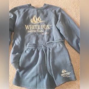 White fox set